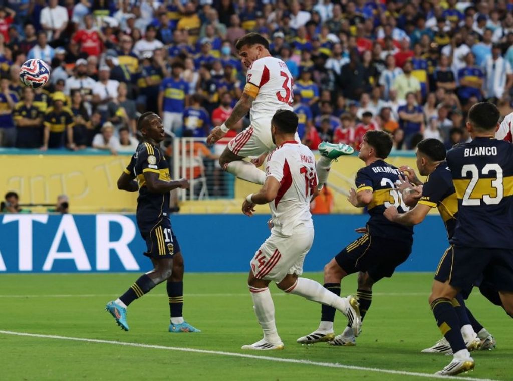 Benfica fight back as Boca Juniors finish with nine men
