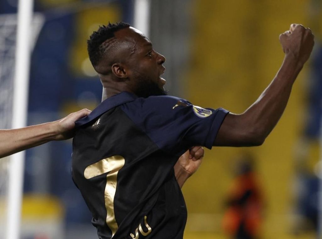 ‘I deserve a chance’ – Kwabena Owusu hits out at Black Stars snub