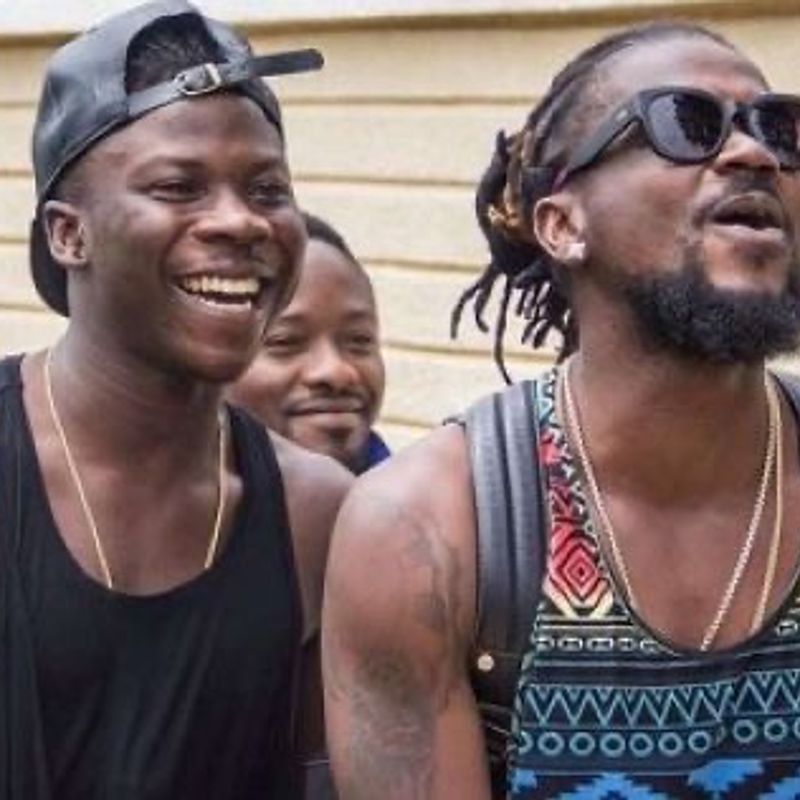 “He’s my big brother” – Stonebwoy melts hearts with surprise tribute to samini on live TV